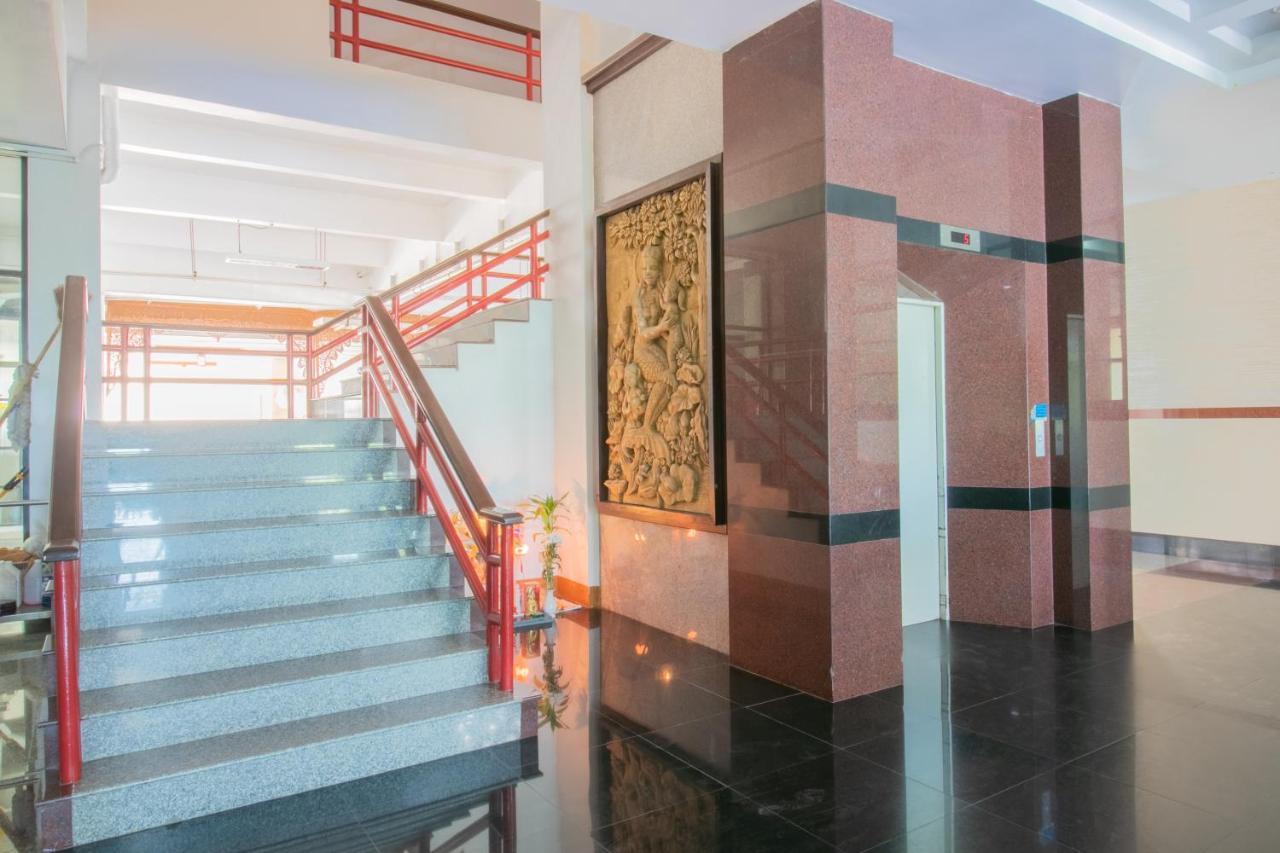 Onnicha Hotel Ratsada Екстер'єр фото