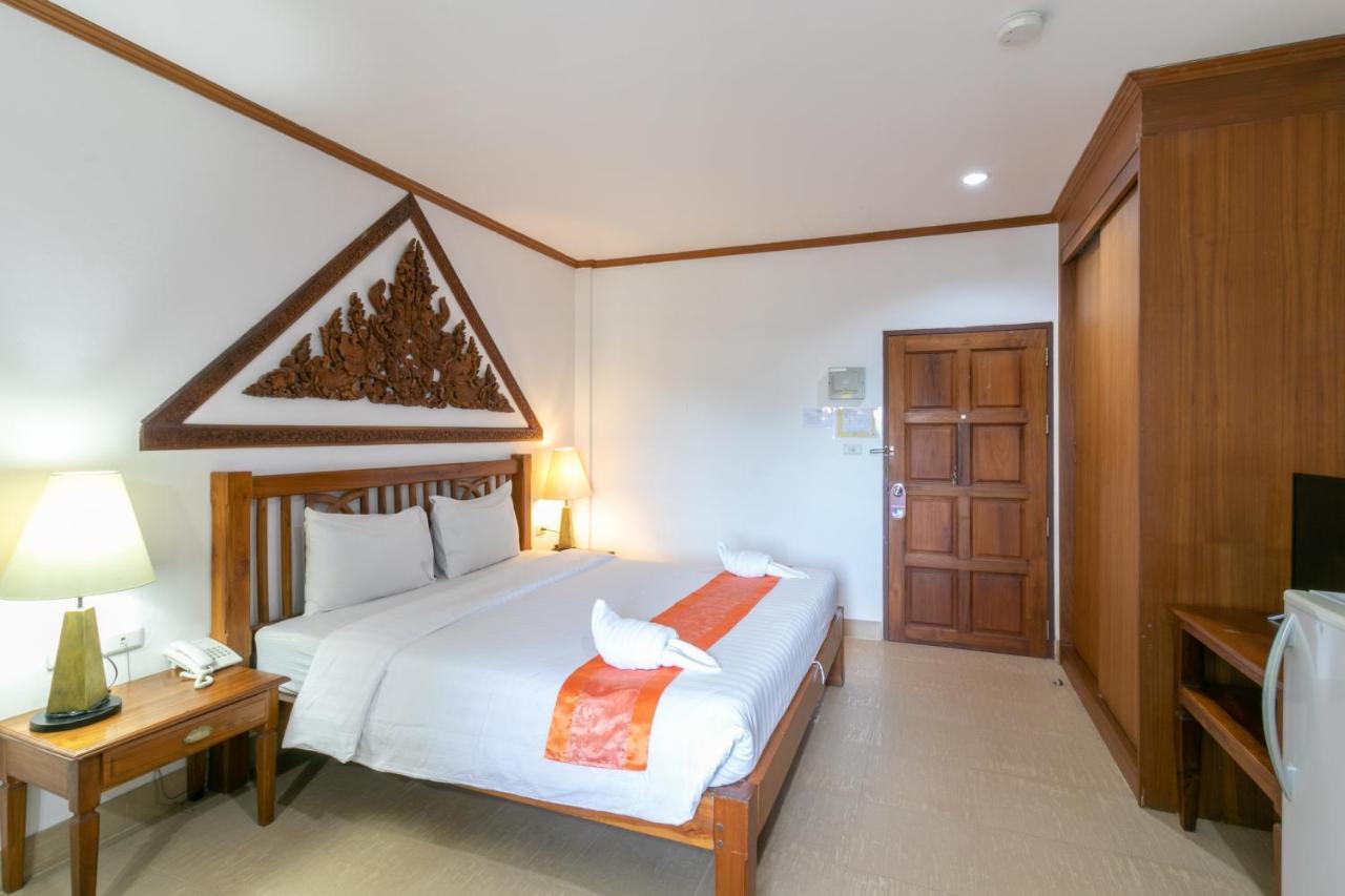 Onnicha Hotel Ratsada Екстер'єр фото