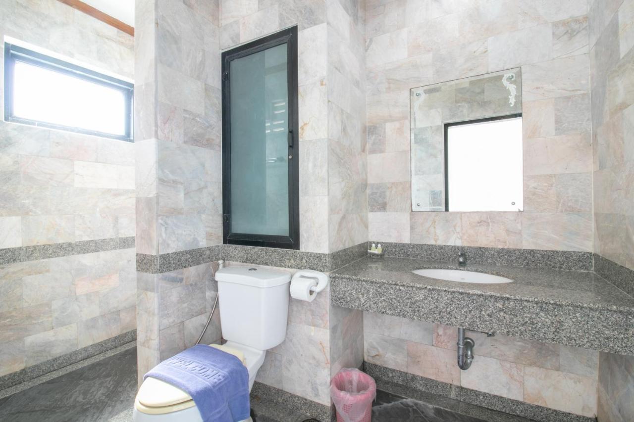 Onnicha Hotel Ratsada Екстер'єр фото